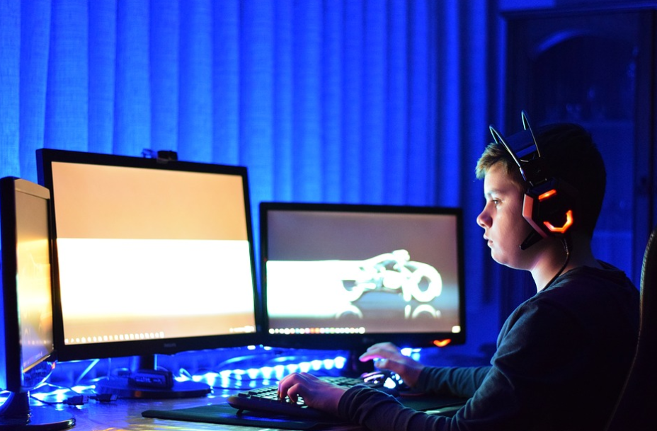 playing computer