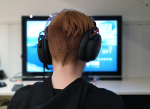 kid with headphones on